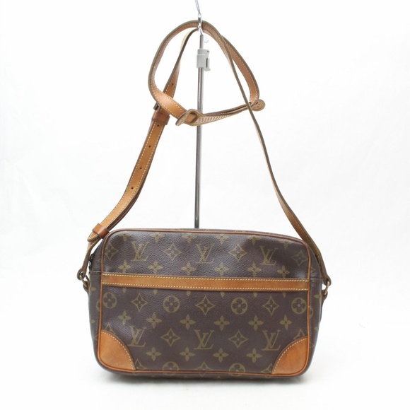 Louis Vuitton Handbags - Auth Louis Vuitton Trocadero 27 Brown #1878L18